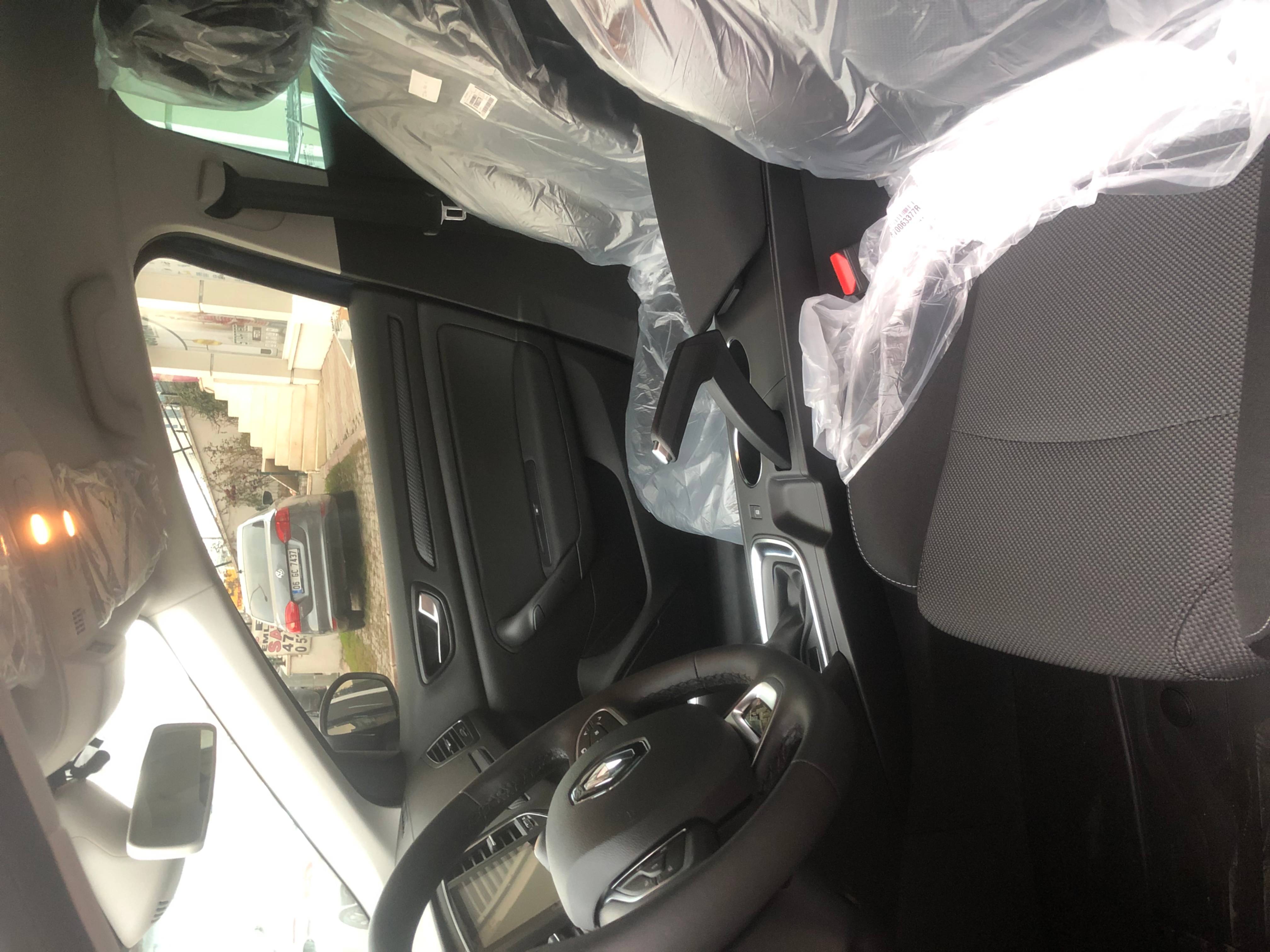 RENAULT MEGANE BENZİNLİ OTOMATİK - ANKARA ARAÇ KİRALAMA