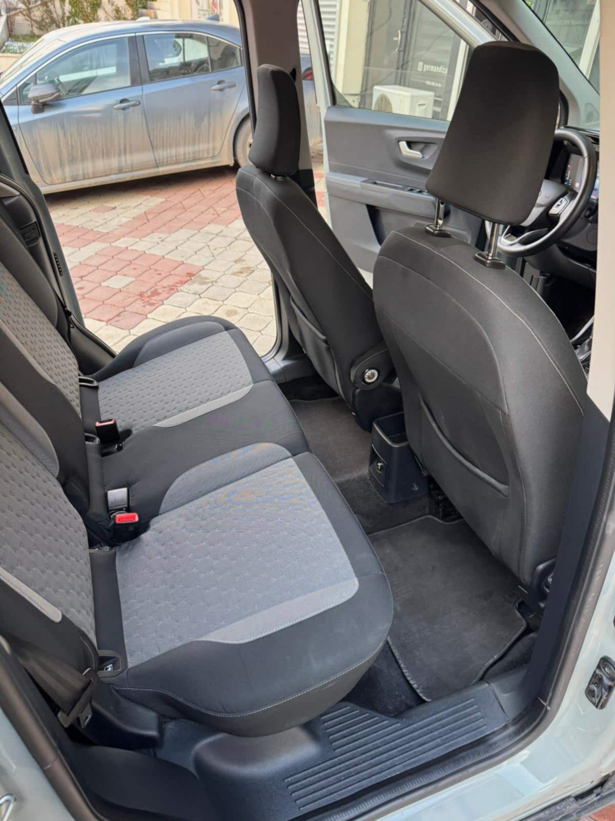 FORD  COURİER BENZİNLİ OTOMATİK - ANKARA ARAÇ KİRALAMA