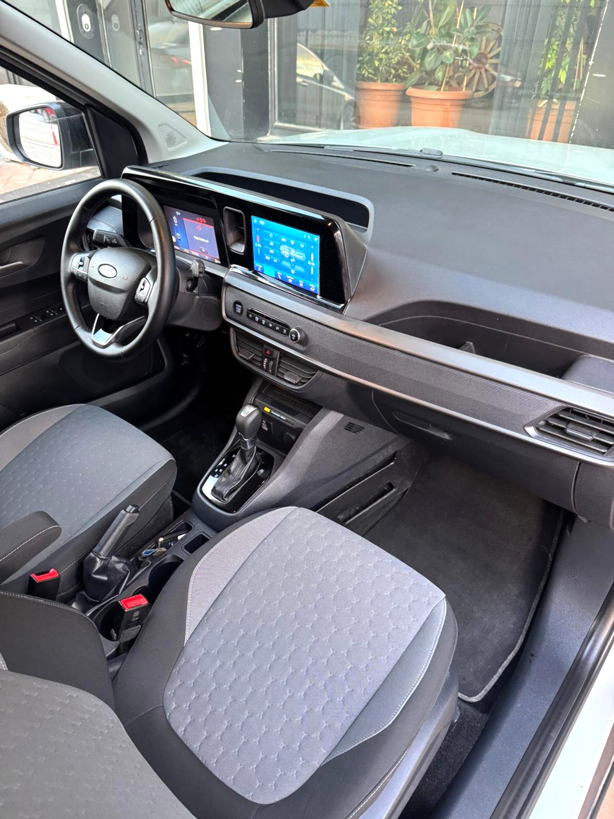 FORD  COURİER BENZİNLİ OTOMATİK - ANKARA ARAÇ KİRALAMA
